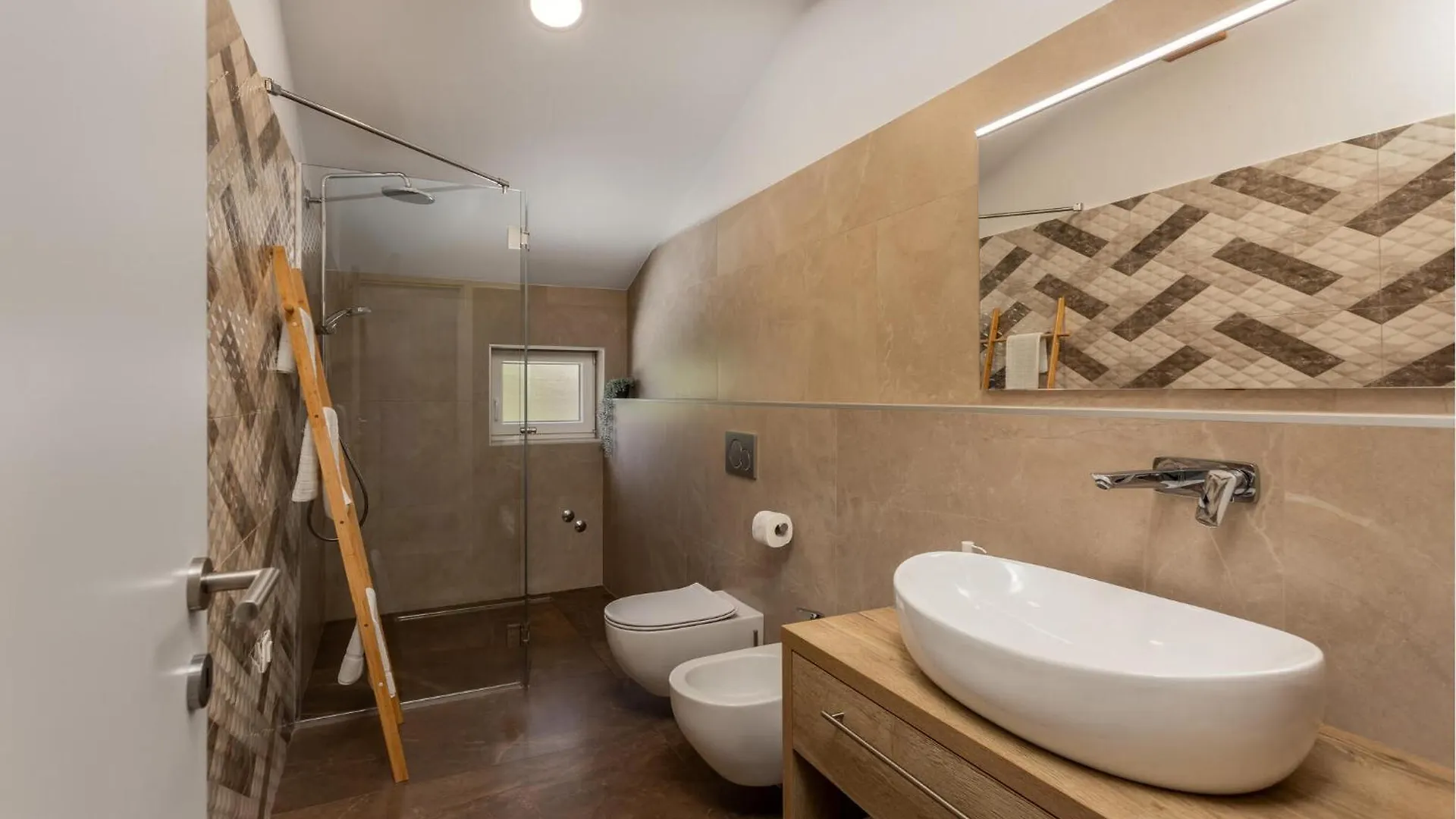 Amazing Apartment In Icici With Kitchen